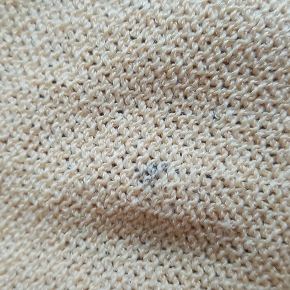 (L) St. John Sport Yellow 3/4 Sleeve Top Wool and Rayon Blend Knit V Neck - Picture 9 of 11